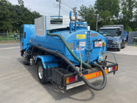 いすゞエルフバキュームカー小型（2t・3t）[写真04]