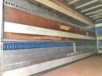 三菱ふそうファイターアルミウイング中型（4t）[写真14]