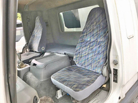 三菱ふそうファイターアルミウイング中型（4t）[写真30]