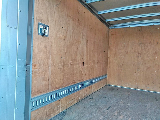 トヨタダイナパネルバン小型（2t・3t）[写真12]