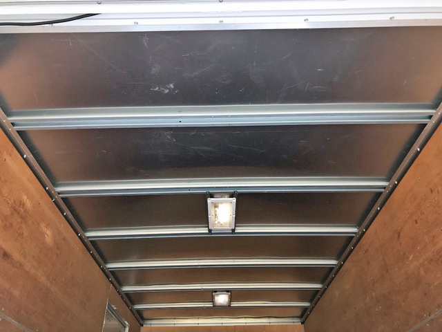 三菱ふそうキャンターアルミバン小型（2t・3t）[写真11]