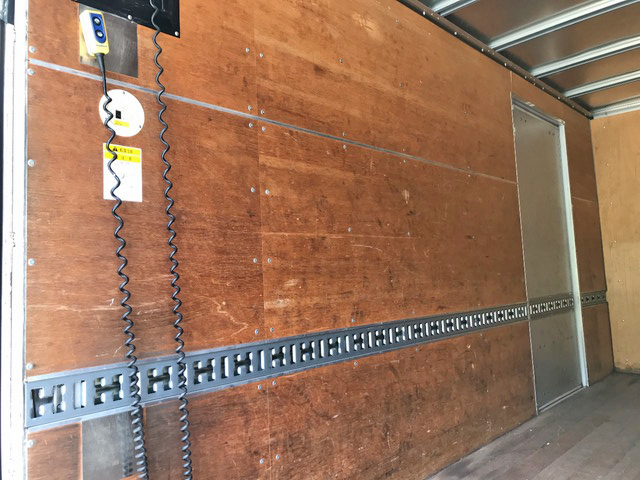 三菱ふそうキャンターアルミバン小型（2t・3t）[写真12]