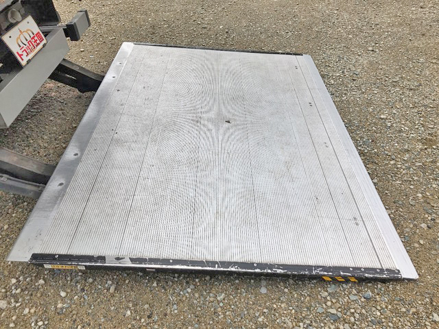 三菱ふそうキャンターアルミバン小型（2t・3t）[写真17]