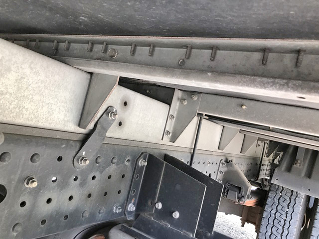 三菱ふそうキャンターアルミバン小型（2t・3t）[写真25]