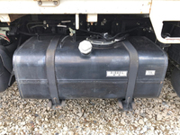 三菱ふそうキャンター平ボディ小型（2t・3t）[写真15]