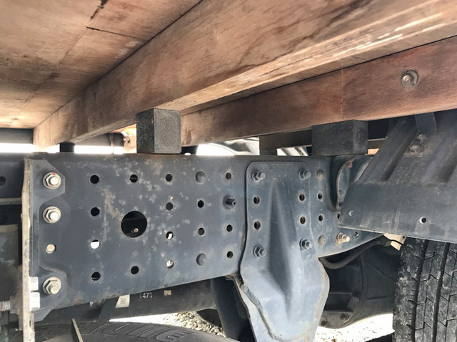 三菱ふそうキャンター平ボディ小型（2t・3t）[写真20]