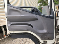 三菱ふそうキャンター平ボディ小型（2t・3t）[写真26]