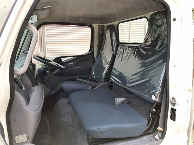 三菱ふそうキャンター平ボディ小型（2t・3t）[写真29]