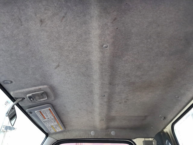 三菱ふそうキャンター平ボディ小型（2t・3t）[写真32]