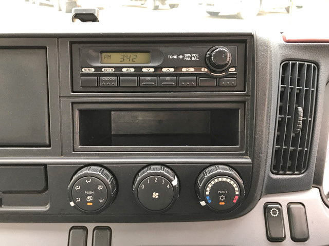 三菱ふそうキャンター平ボディ小型（2t・3t）[写真36]