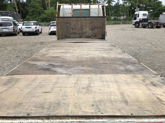 三菱ふそうキャンター平ボディ小型（2t・3t）[写真11]