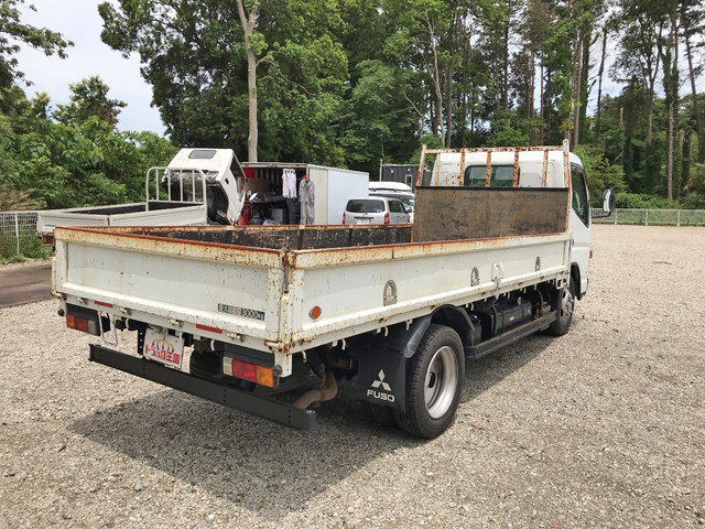 三菱ふそうキャンター平ボディ小型（2t・3t）[写真02]