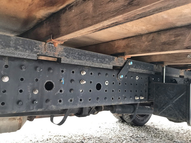 三菱ふそうキャンター平ボディ小型（2t・3t）[写真21]