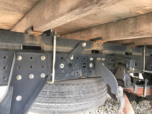 三菱ふそうキャンター平ボディ小型（2t・3t）[写真22]