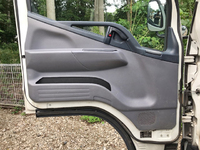 三菱ふそうキャンター平ボディ小型（2t・3t）[写真28]