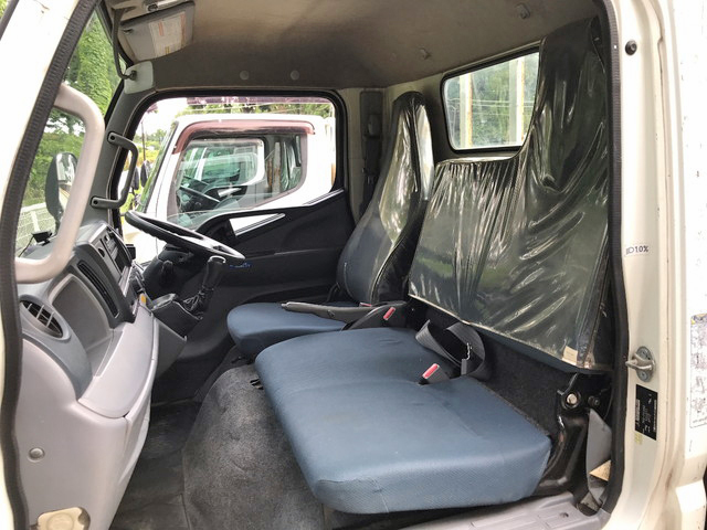 三菱ふそうキャンター平ボディ小型（2t・3t）[写真31]