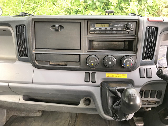 三菱ふそうキャンター平ボディ小型（2t・3t）[写真37]