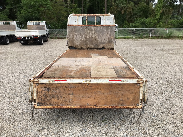 三菱ふそうキャンター平ボディ小型（2t・3t）[写真10]