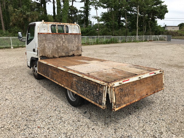 三菱ふそうキャンター平ボディ小型（2t・3t）[写真12]