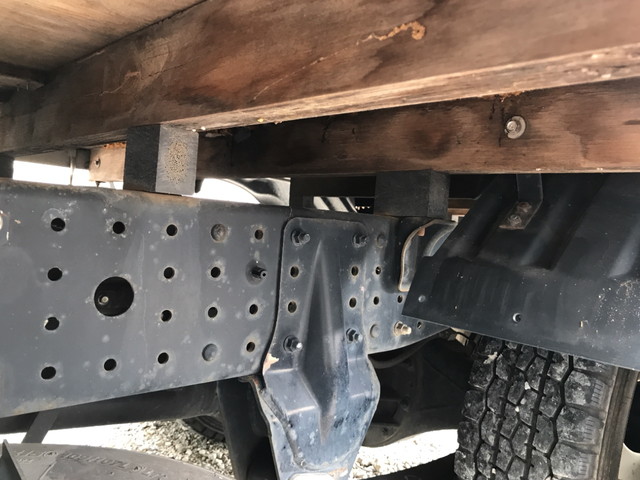 三菱ふそうキャンター平ボディ小型（2t・3t）[写真18]