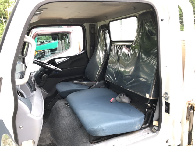 三菱ふそうキャンター平ボディ小型（2t・3t）[写真30]
