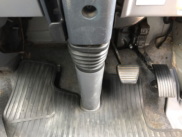 三菱ふそうキャンター平ボディ小型（2t・3t）[写真34]