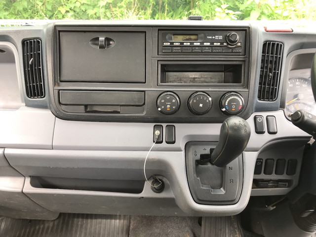 三菱ふそうキャンター平ボディ小型（2t・3t）[写真35]
