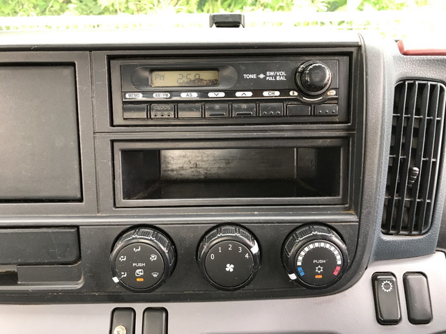 三菱ふそうキャンター平ボディ小型（2t・3t）[写真36]