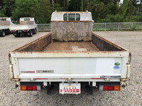 三菱ふそうキャンター平ボディ小型（2t・3t）[写真09]