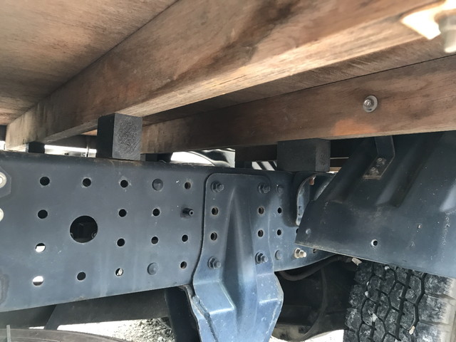 三菱ふそうキャンター平ボディ小型（2t・3t）[写真17]