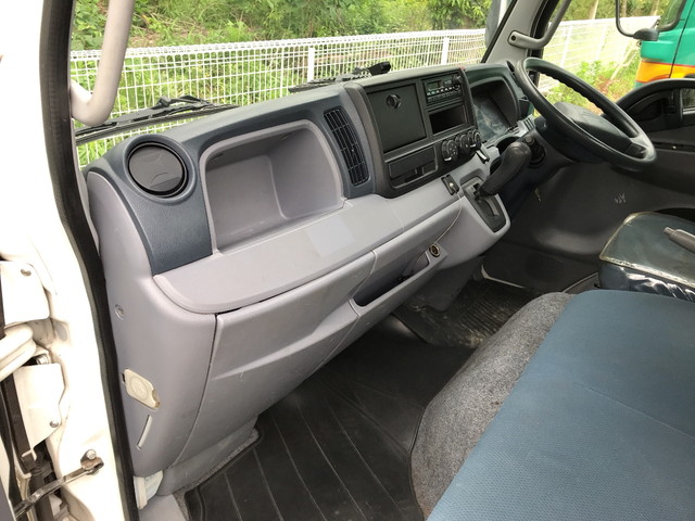 三菱ふそうキャンター平ボディ小型（2t・3t）[写真31]