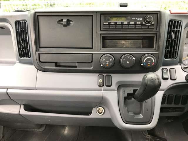 三菱ふそうキャンター平ボディ小型（2t・3t）[写真34]