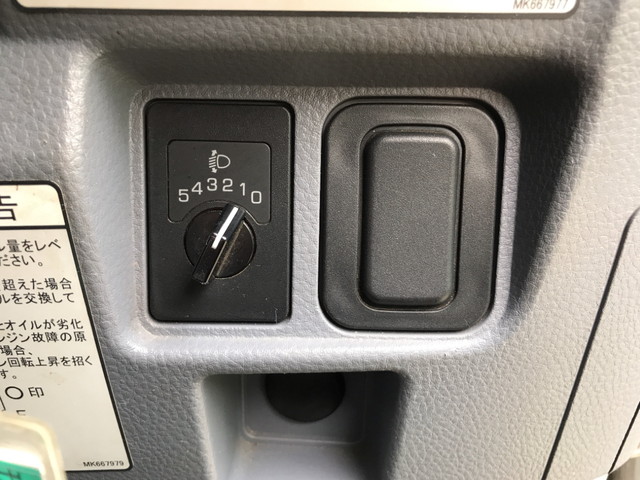 三菱ふそうキャンター平ボディ小型（2t・3t）[写真37]