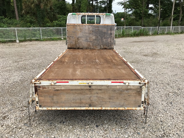 三菱ふそうキャンター平ボディ小型（2t・3t）[写真11]