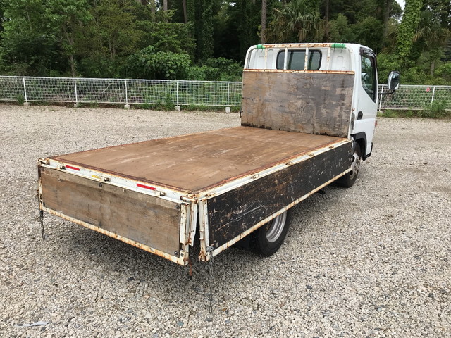 三菱ふそうキャンター平ボディ小型（2t・3t）[写真13]