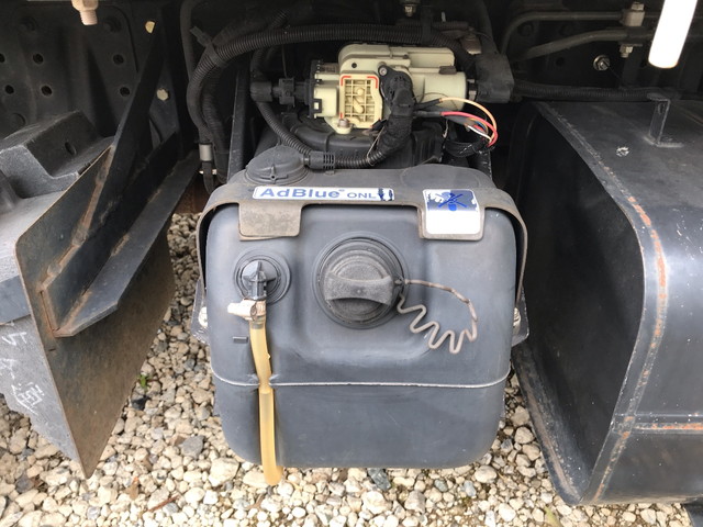 三菱ふそうキャンター平ボディ小型（2t・3t）[写真15]