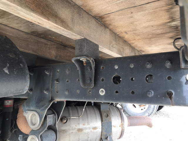 三菱ふそうキャンター平ボディ小型（2t・3t）[写真17]