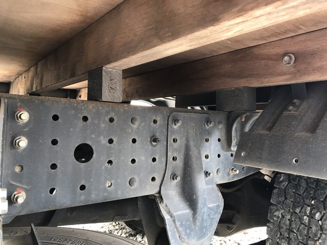 三菱ふそうキャンター平ボディ小型（2t・3t）[写真18]