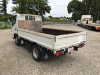 三菱ふそうキャンター平ボディ小型（2t・3t）[写真04]