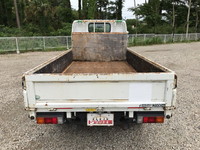 三菱ふそうキャンター平ボディ小型（2t・3t）[写真09]