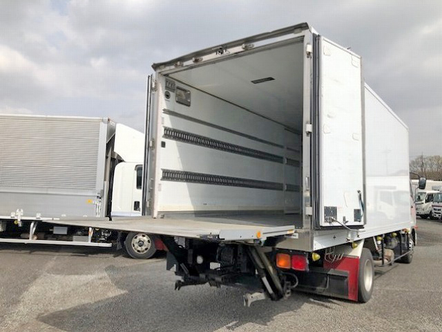 三菱ふそうファイター冷凍車（冷蔵車）中型（4t）[写真17]