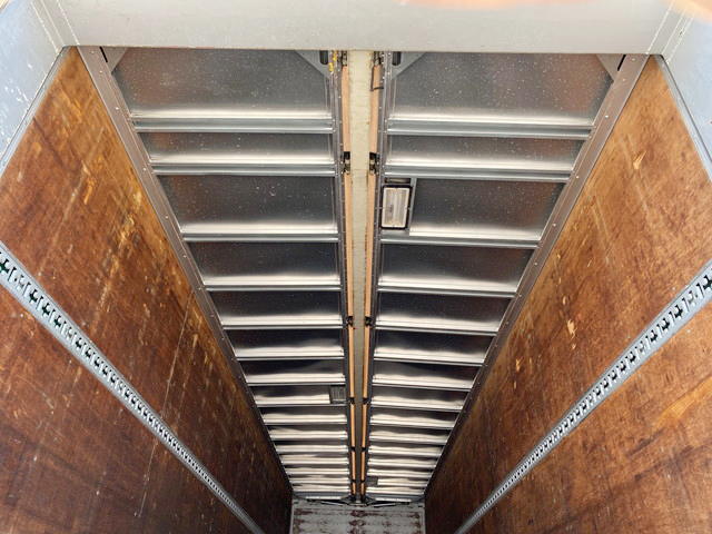 日野プロフィアアルミウイング大型（10t）[写真13]