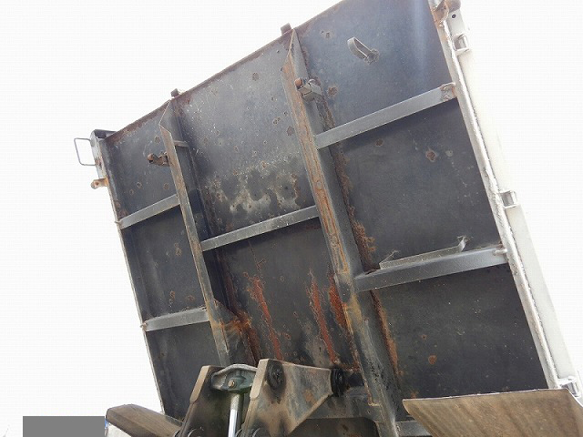 いすゞフォワードダンプ中型（4t）[写真22]