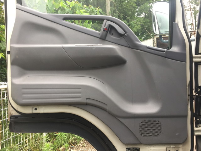 三菱ふそうキャンター冷凍車（冷蔵車）小型（2t・3t）[写真30]