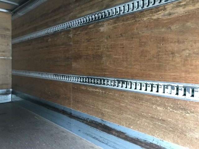 三菱ふそうキャンターアルミバン小型（2t・3t）[写真11]