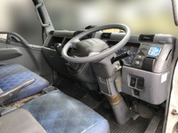 三菱ふそうキャンターアルミバン小型（2t・3t）[写真21]
