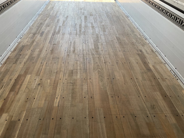 日野レンジャーアルミウイング中型（4t）[写真13]