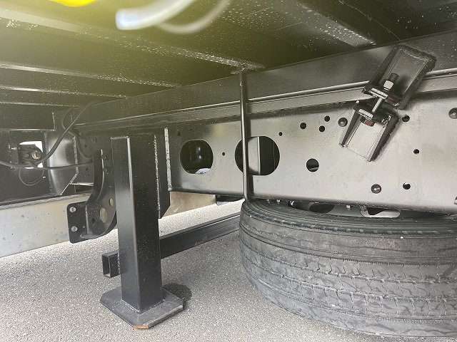 いすゞフォワードセルフクレーン4段増トン（6t・8t）[写真17]