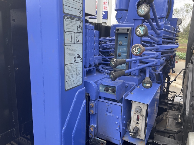 いすゞフォワードセルフクレーン4段増トン（6t・8t）[写真18]