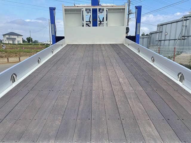 いすゞフォワードセルフクレーン4段増トン（6t・8t）[写真06]